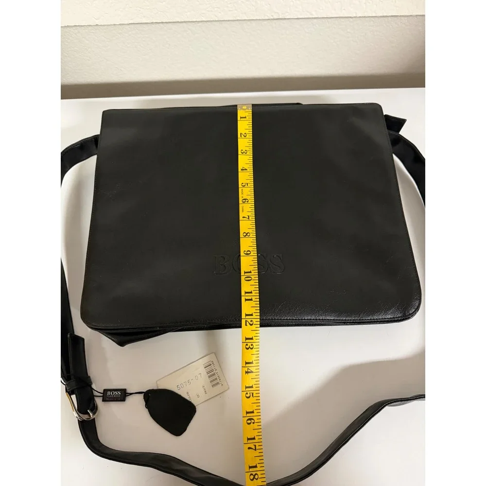 Hugo Boss Black Leather Messenger Bag Laptop Briefcase NWT Flaw Lining
